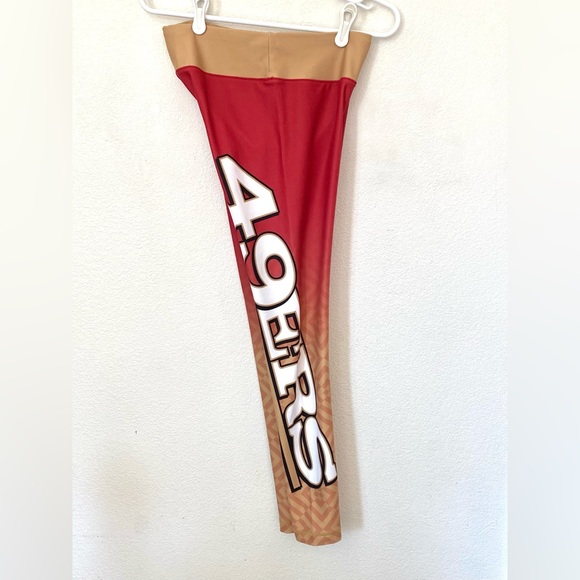 Women's Klew San Francisco 49ers
Scarlet Gradient Leggings - Picture 5 of 8